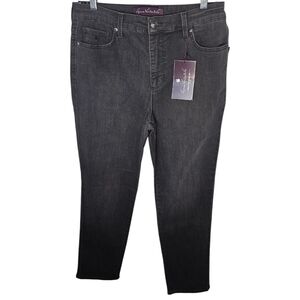 NWT Gloria Vanderbilt Amanda Slim Leg Classic Rise Jeans